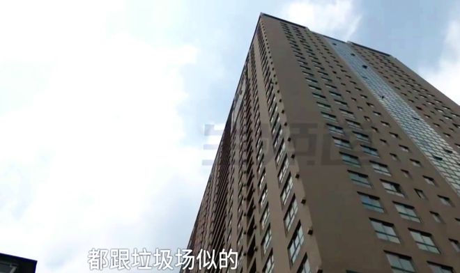 装密码锁的格外注意女子常年在外邻居却提醒：你家住了很多人(图3)